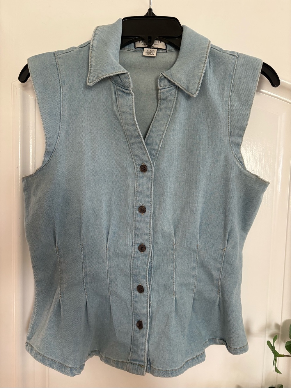bagatelle Light Blue Sleeveless Denim Button-Front Top